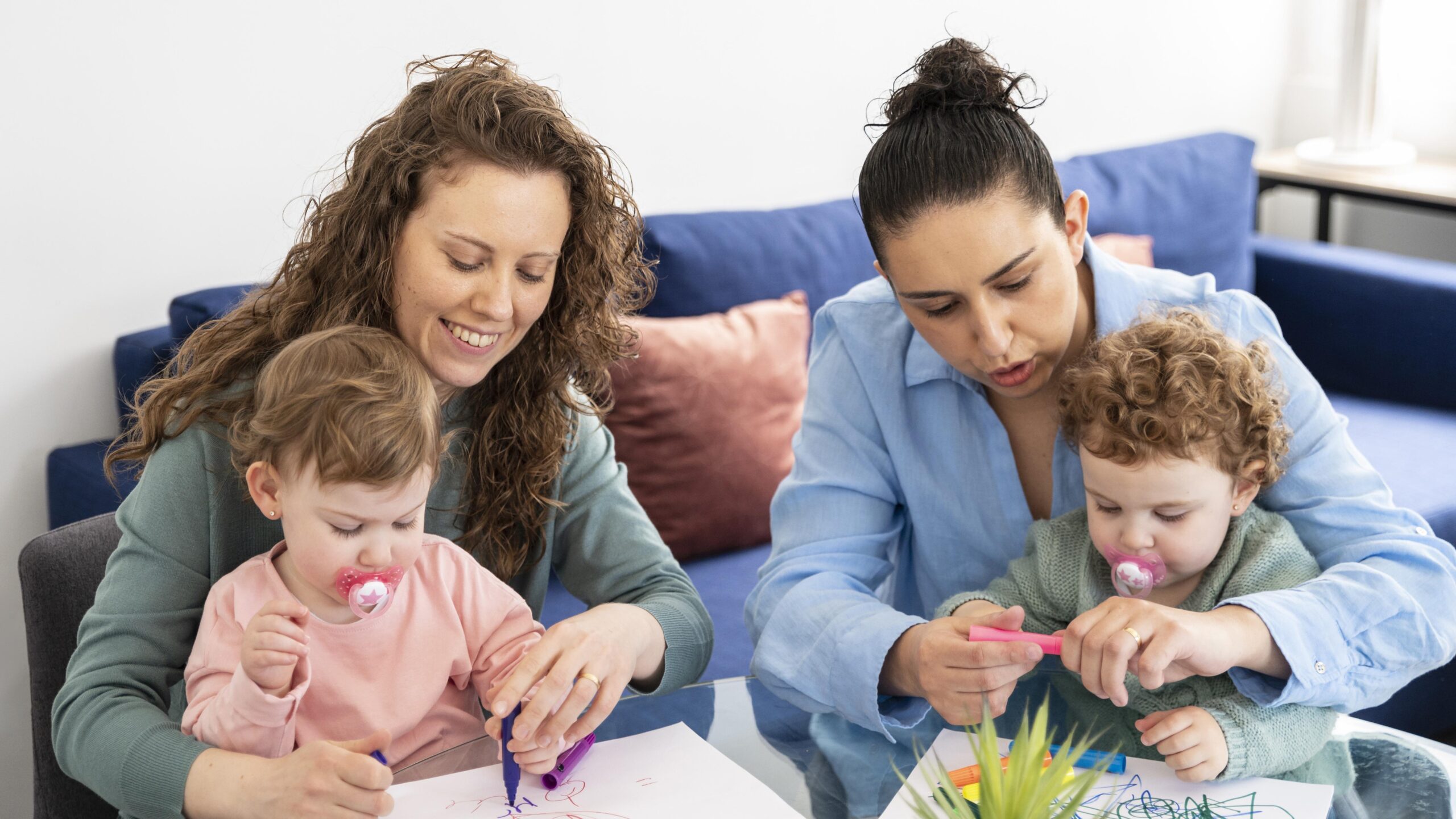 Freelance nanny vs. Employed nanny: Which one should I choose?